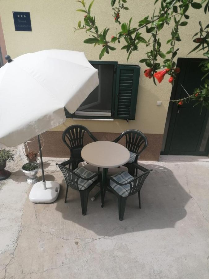 Apartment Sunce Kastela Exterior photo