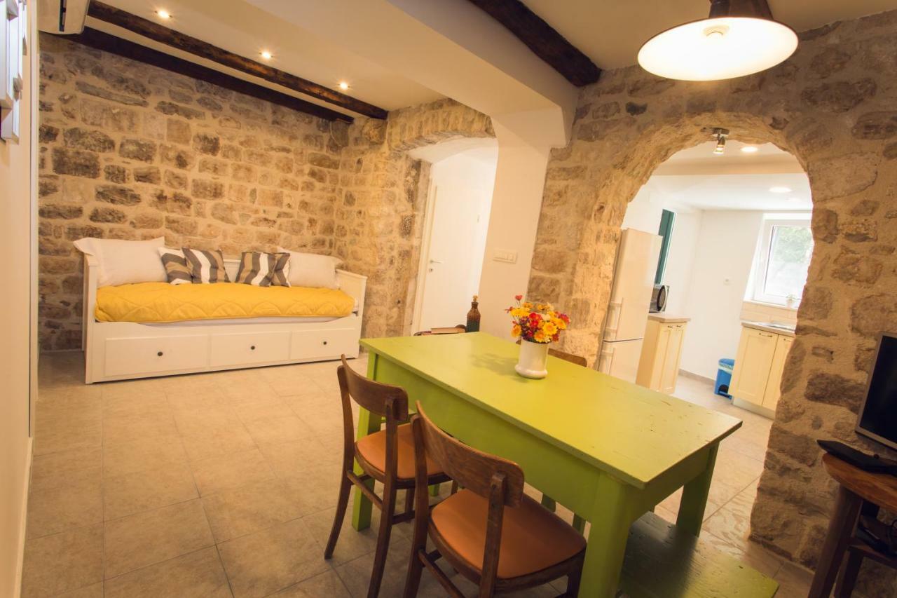 Apartment Sunce Kastela Exterior photo